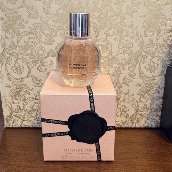 Valentino, YSL, Viktor & Rolf, and Dolce & Gabbana Perfume Set - Picture 2 of 5